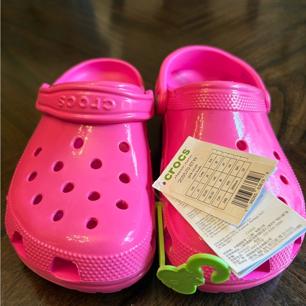 New Crocs Classic Neon Highlighter/ Barbie Pink Crush size 6